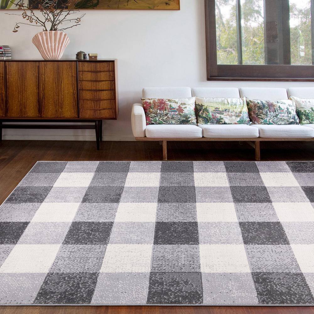 Gray and White Geometric Plaid Synthetic Area Rug 5' x 7'