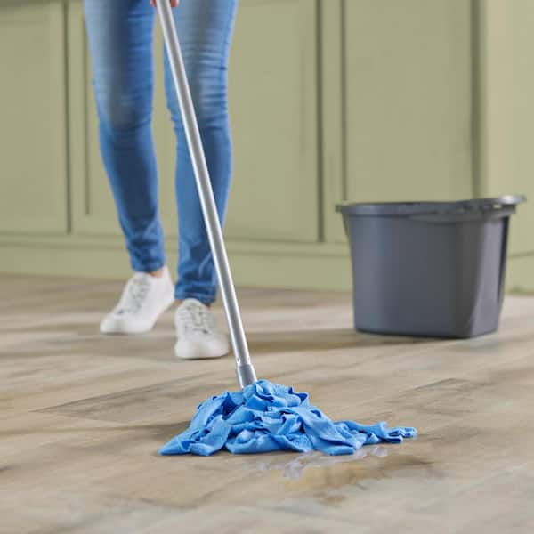 HDX Giant 22 in. Microfiber Wet-Dry Flip Mop with 20% more Microfiber  7014XL - The Home Depot