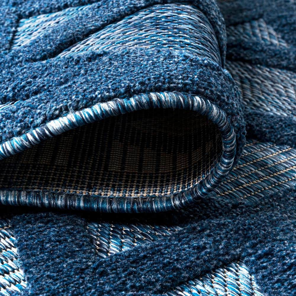 Blue Geometric 8' x 10' Reversible Indoor/Outdoor Rug