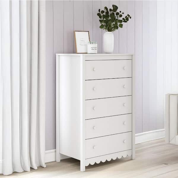 Signature DESIGN BY ASHLEY Hallityn White 5 Drawer 31.61 in