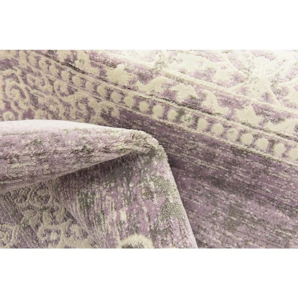New Classical Olwen Purple 4' 0 x 6' 0 Area Rug