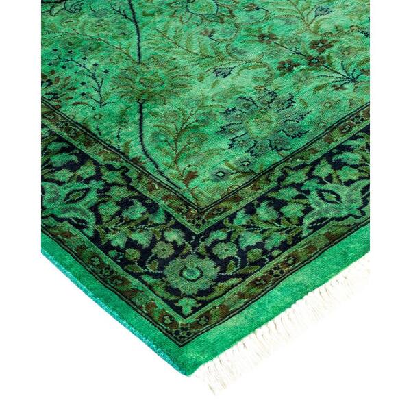 Chloe & Olivia Home Overdyed Green 2 ft. 8 in. x 4 ft. 4 in