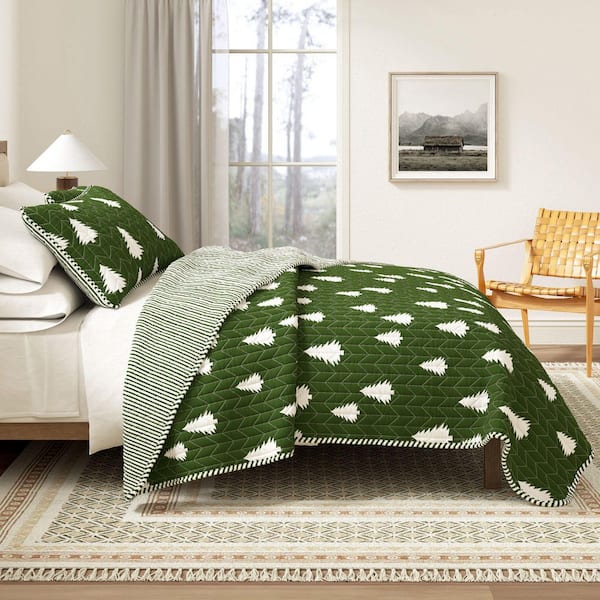 Green Reversible Winter Printed Microfiber Quilt Set with Shams (2 or 3-Piece)