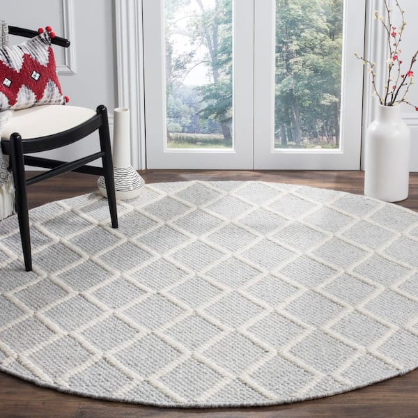 Natura 8 ft. x 8 ft. Round Silver/Ivory Zig-Zag Geometric Area Rug