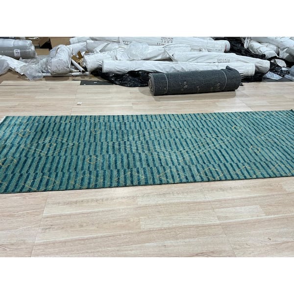 Green Modern Contemporary Moroccan Area Rug : Stylish Hand-Knotted Wool Rug for Living Room, Bedroom, Area Rug