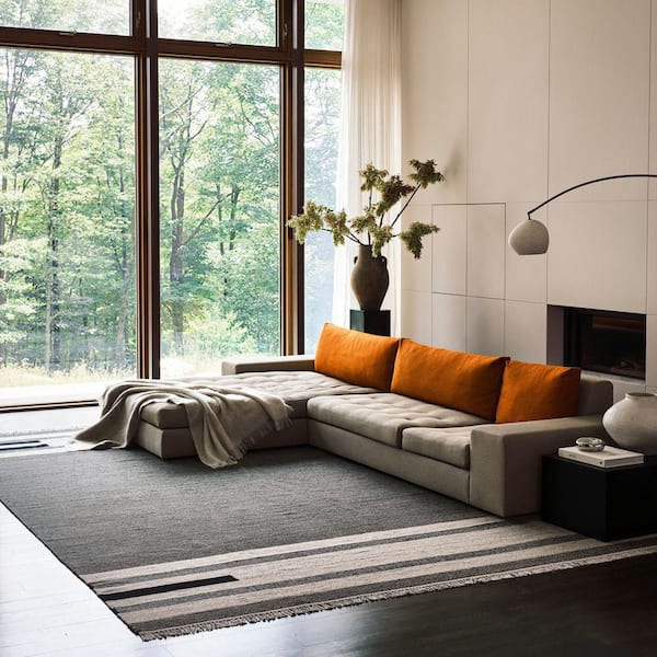 Black Brooklyn Tasseled Wool Black 5 ft. x 8 ft. Indoor/Outdoor Patio Rug