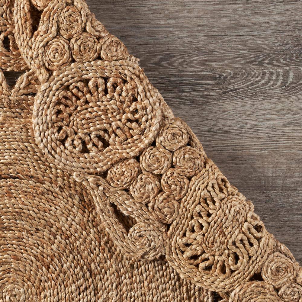 Handmade Natural Jute Round Braided Floral Area Rug