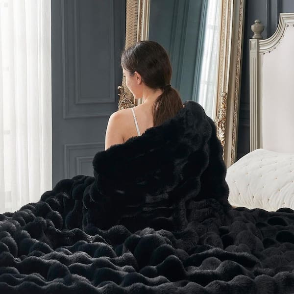 GHOUSE ILTB Black Faux Rabbit Fur 60 x 80 Soft Plush Fuzzy