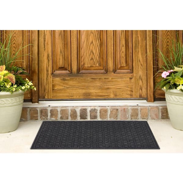 Embossed Mocha 3 ft. x 4 ft. Door Mat by TrafficMaster in good