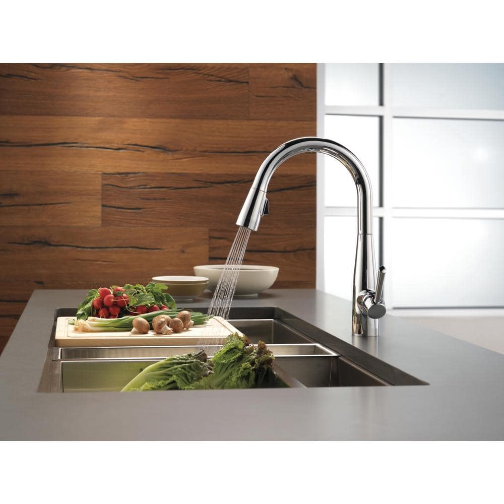 Chrome Pull-Down Single Handle Kitchen Faucet with Spray