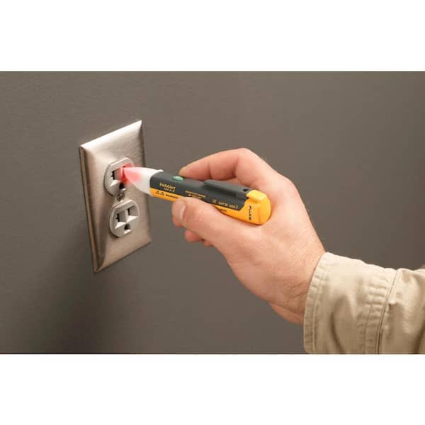 FLUKE - 1AC Non-Contact Voltage Tester and ST120 Socket Tester