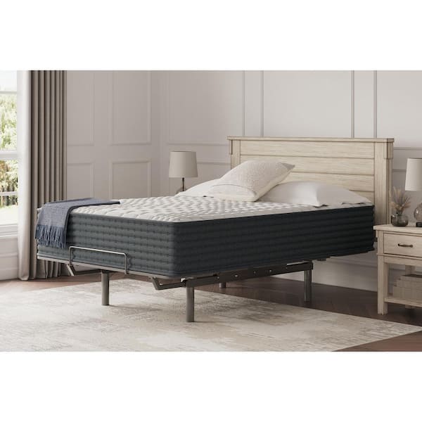 Signature DESIGN BY ASHLEY Hybrid 1300-Queen Plush Tight Top 13 in. Mattress