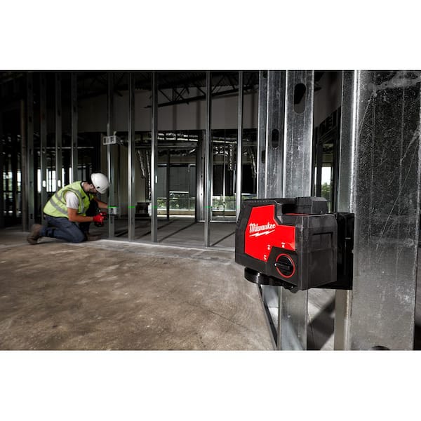 Milwaukee - 100 ft. REDLITHIUM Lithium-Ion USB Green Rechargeable Cross Line Laser Level with Charger