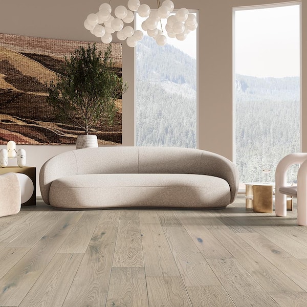 Malibu Wide Plank Steinhart French Oak 9/16in. T x 7.5 in. W T&G Wire Brushed Engineered Hardwood Flooring (23.3 sq.ft./case) CXS