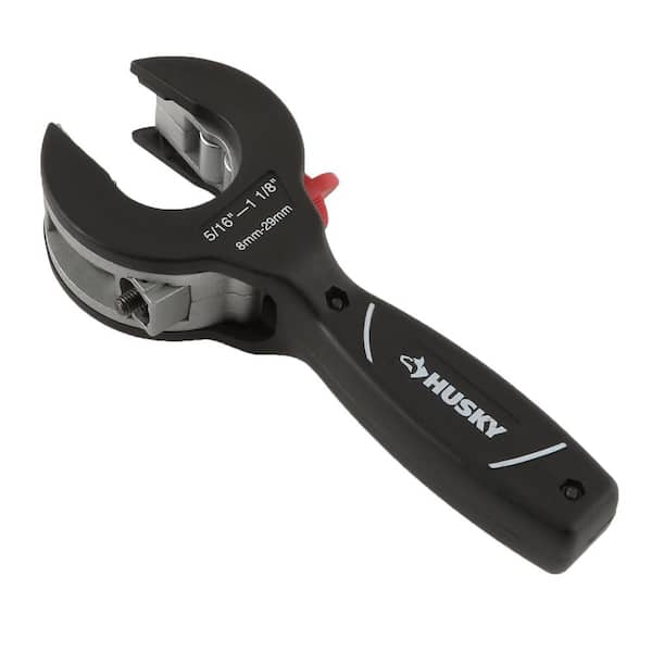 Ratcheting Metal Tube Cutting Tool 
