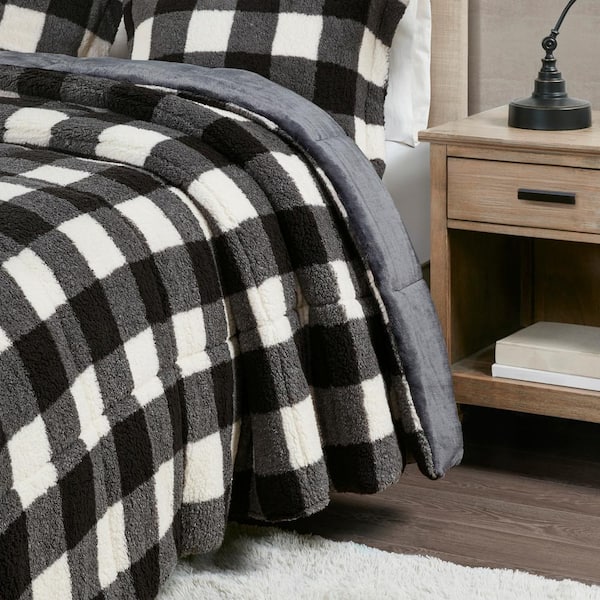 Black best sale sherpa comforter