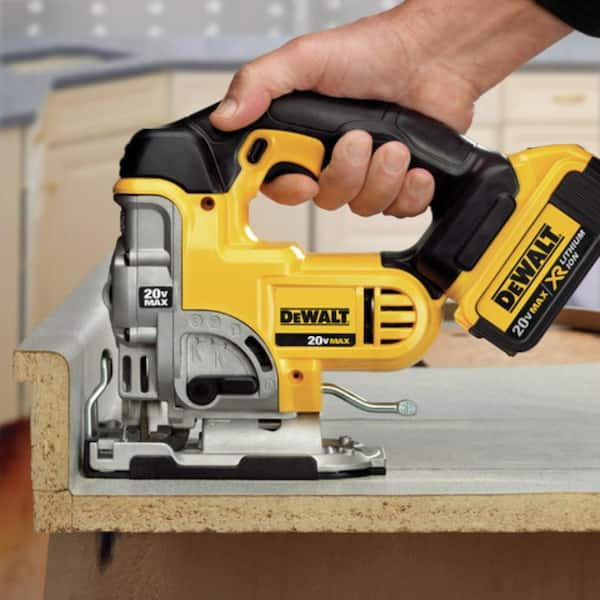 DEWALT 3 5 8 in. 18 TPI T Shank Medium Metal Cutting Jig Saw Blade