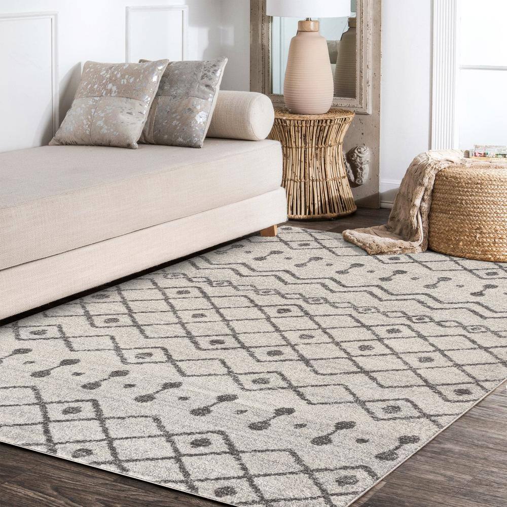 Moroccan-Inspired Cream & Gray Synthetic Area Rug - Easy Care, 3x5 Feet