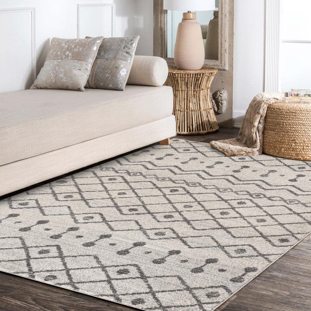 Aksil Moroccan Gray and Cream Geometric Area Rug, 5 ft x 8 ft