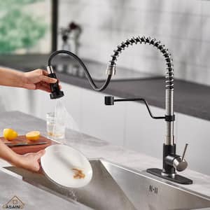 Single-Handle Pull-Down Sprayer Kitchen Faucet with 3 Function Pull out Sprayerhead in Brushed Nickel