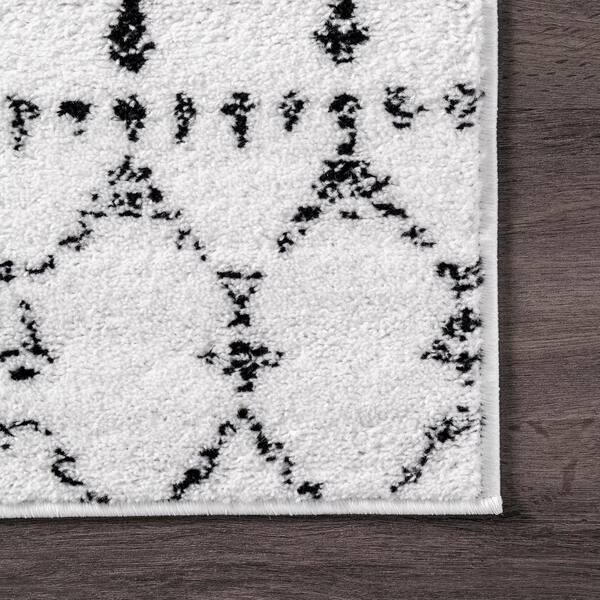 nuLOOM Blythe 2 ft. 8 in. x 8 ft. Black and White Indoor nuLOOM Blythe 2 ft. 8 in. x 8 ft. Black and White Indoor