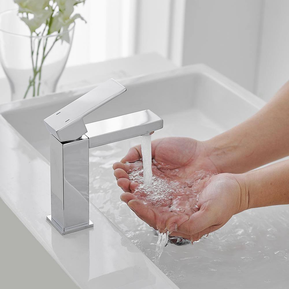 Polished Chrome Single-Handle Low-Arc Bathroom Faucet