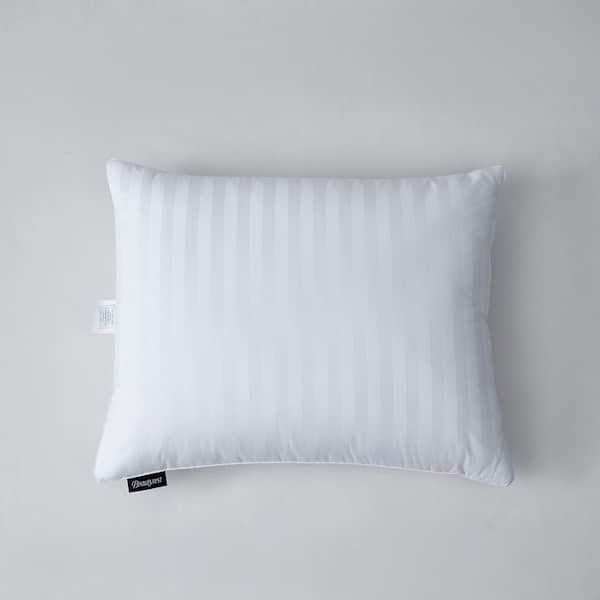https://images.thdstatic.com/productImages/12c6cbd3-6e3c-4dec-8117-00e39de9c3cf/svn/beautyrest-bed-pillows-br210031k-1f_600.jpg