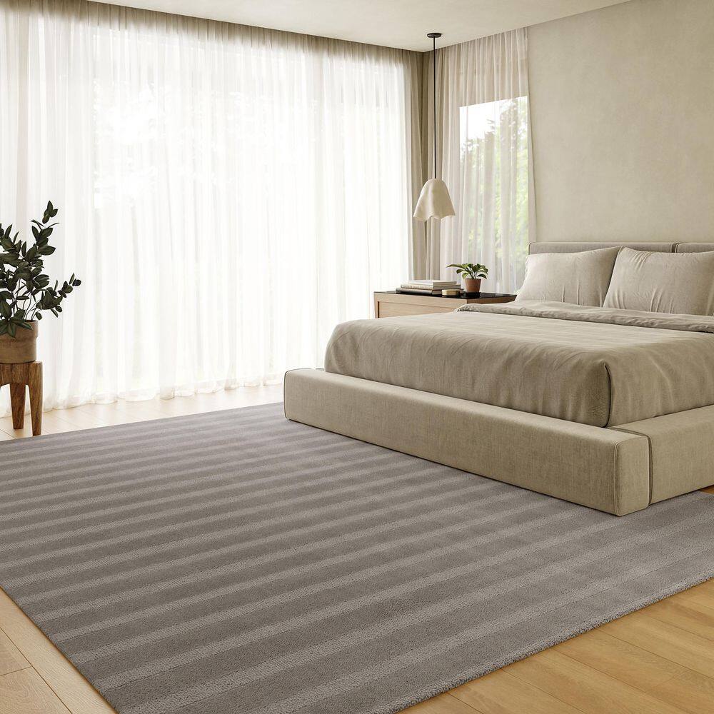 Handmade Medium Pile Gray Wool Striped 4' x 6' Area Rug