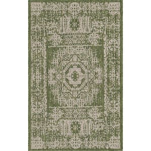 Green Timeworn Outdoor 5 ft. x 8 ft. Area Rug