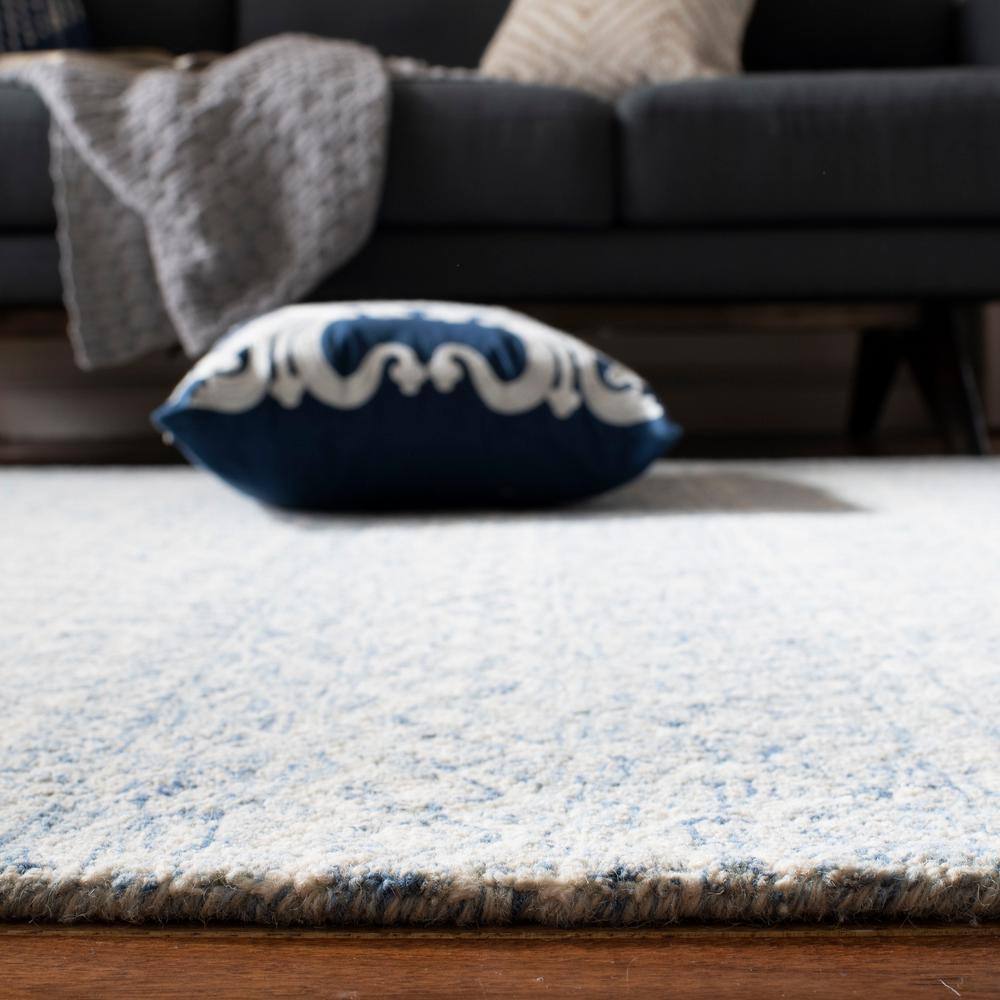 Handmade Tufted Wool Area Rug in Blue/Ivory, 8' x 10'
