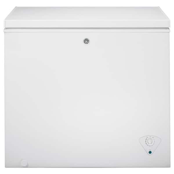 GE Garage Ready 7.0 cu. ft. Manual Defrost Chest Freezer in White