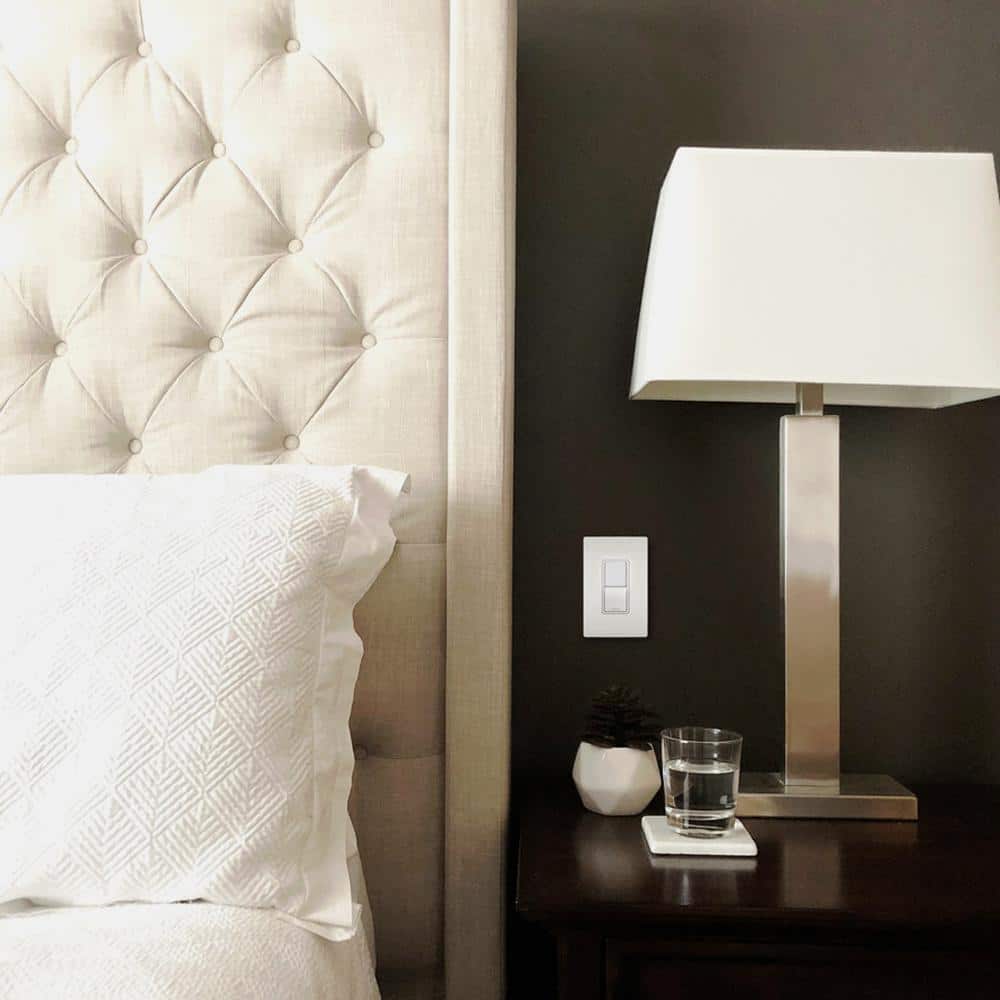 White Single-Pole/3-Way Rocker Light Switch with Night Light