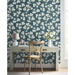 Hydrangea Unpasted Wallpaper (Covers 60.75 sq. ft.)
