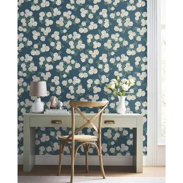 Hydrangea Unpasted Wallpaper (Covers 60.75 sq. ft.)