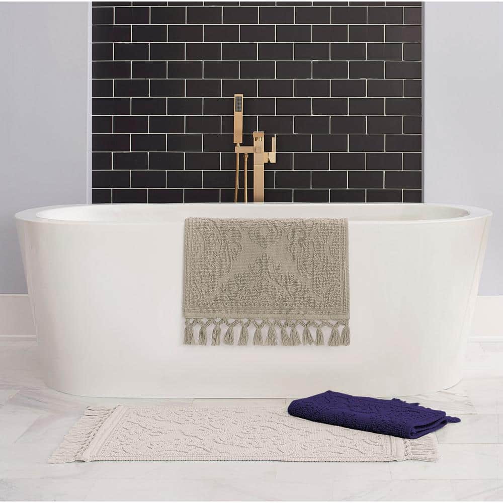 Ricardo Dark Gray Cotton Fringe Bath Rug 21 x 41 in