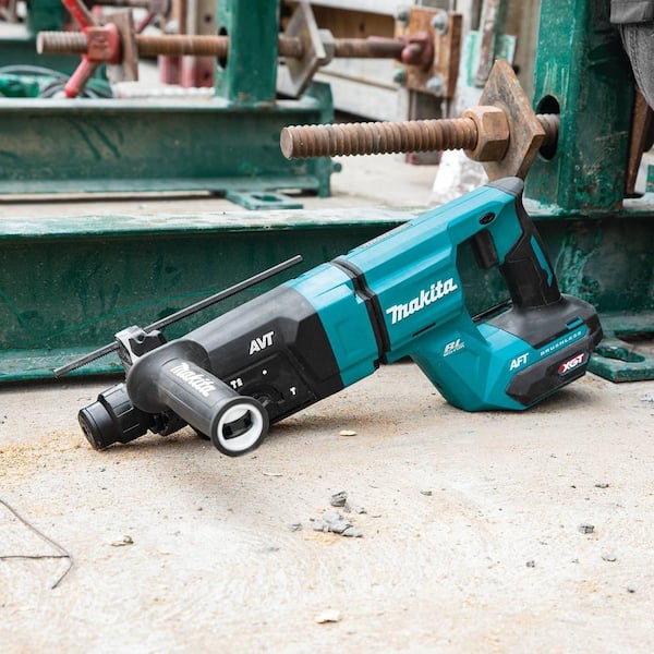 Makita 40V max XGT Brushless Cordless 1-1/8 in. Rotary Hammer (D