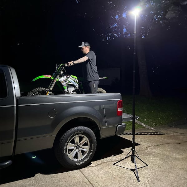 STKR 10 ft. Extension Telescoping Area Light - 2600 Lumens LED