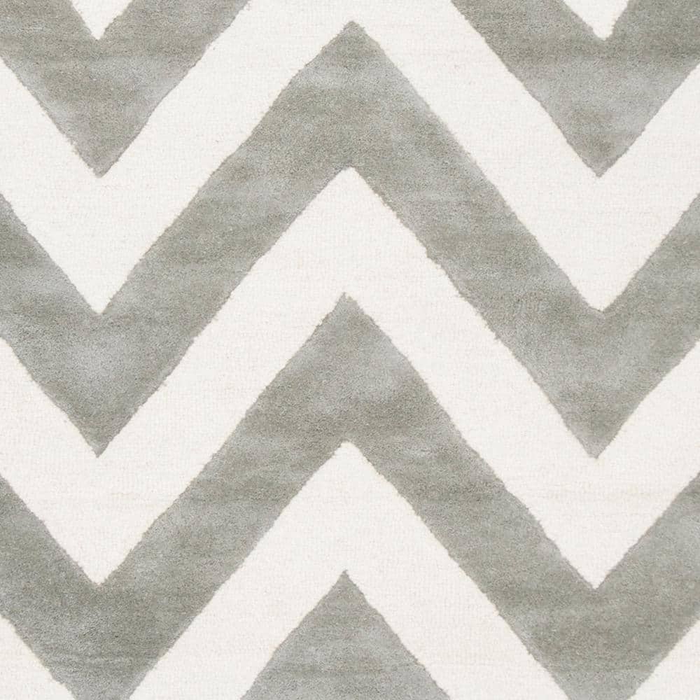 Gray and Ivory Chevron Wool 5' x 7' Kids Area Rug