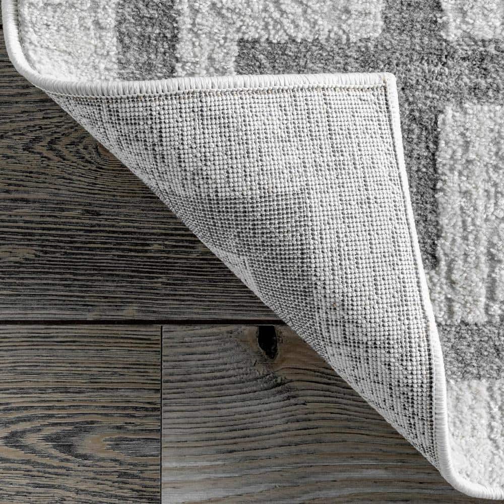Gray Rectangular Reversible Synthetic Area Rug 5' x 7'