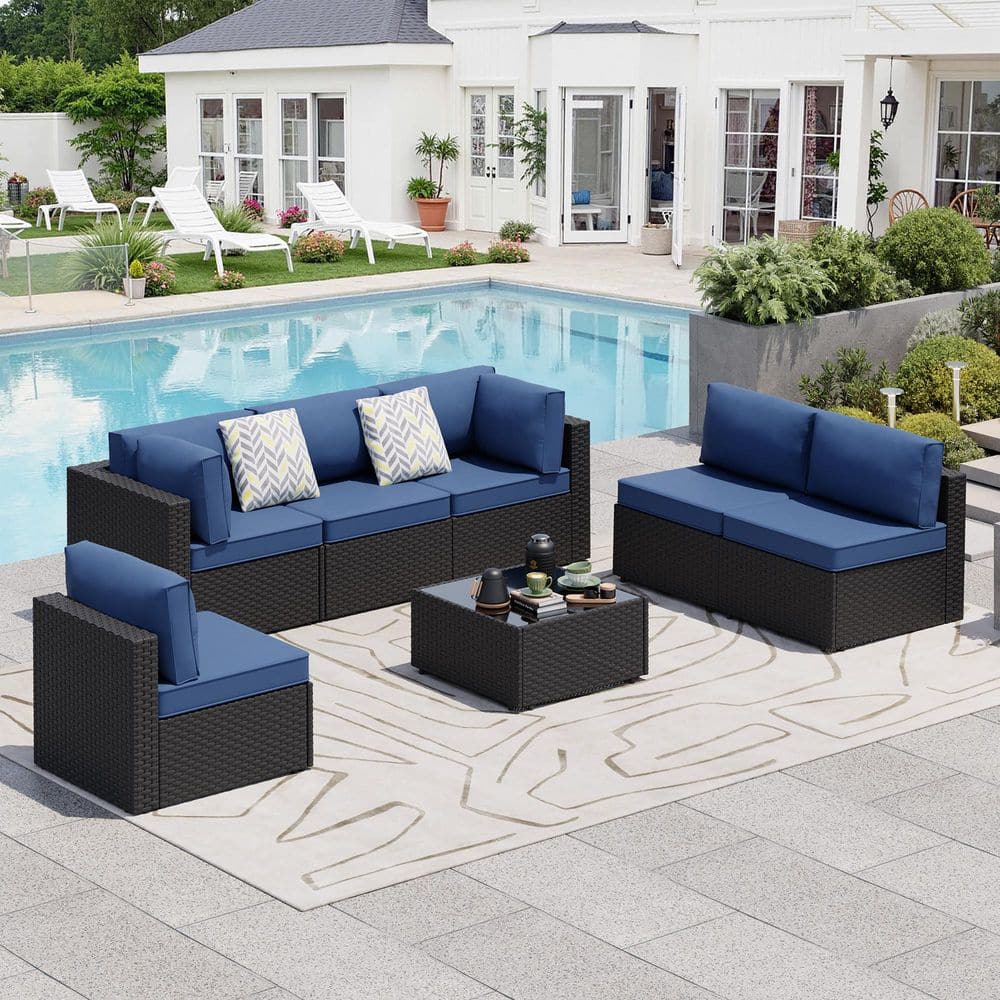 celebalcony-patio-conversation