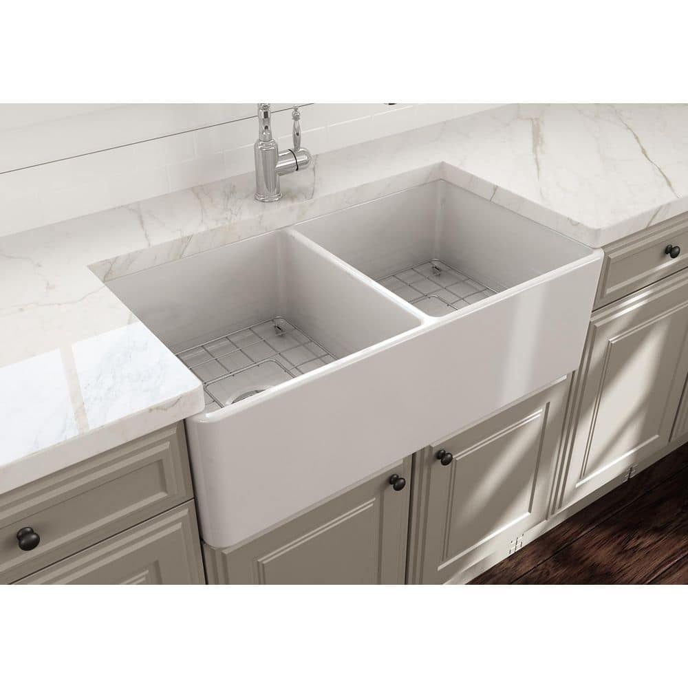 33'' White Fireclay Double Bowl Farmhouse Sink