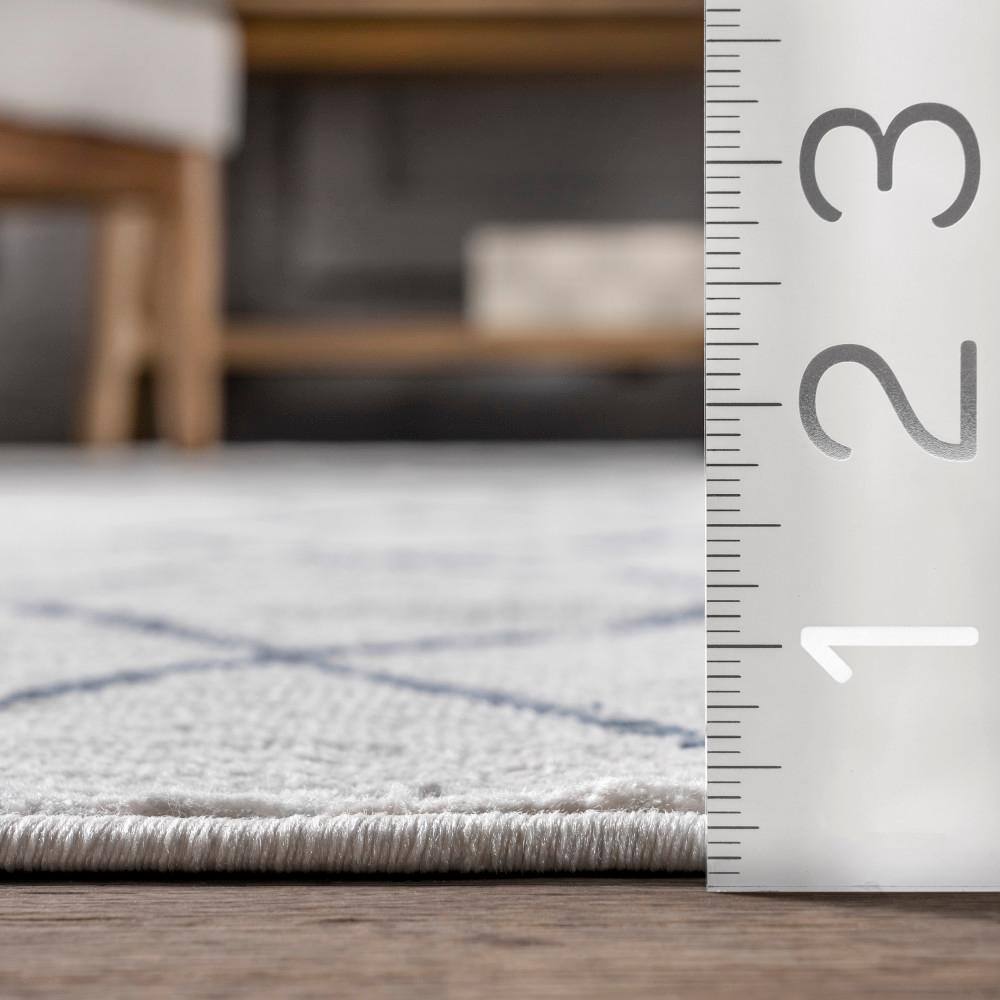 Veronica Blue Geometric Synthetic 5' x 8' Area Rug