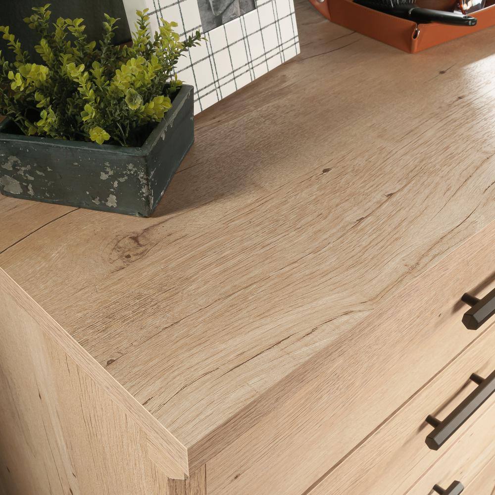 Prime Oak Cottage Style 4-Drawer Dresser with Black Handles