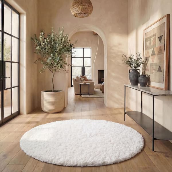 August Shag White 7 ft. x 7 ft. Round Solid Area Rug