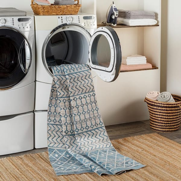Shondra Blue/Multi 5 ft. x 7 ft. Indoor Machine-Washable Area Rug