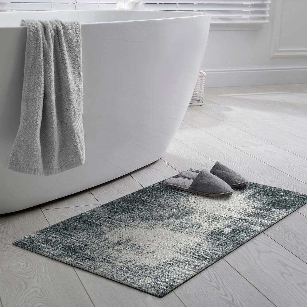 Rylee Transitional Black Chenille 1'8" x 2'6" Non-Skid Accent Rug