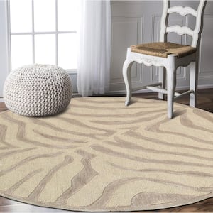 Lodge Taupe / Silver Zebra 8 ft. x 8 ft. Plush Round Indoor Area Rug