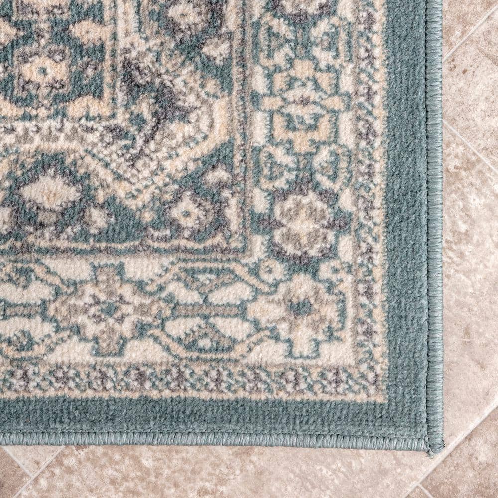 Becca Blue and Beige 4' x 6' Traditional Tiled Area Rug