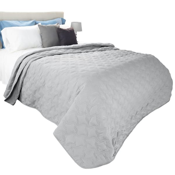Lavish Home Classic Silver Solid King Quilt