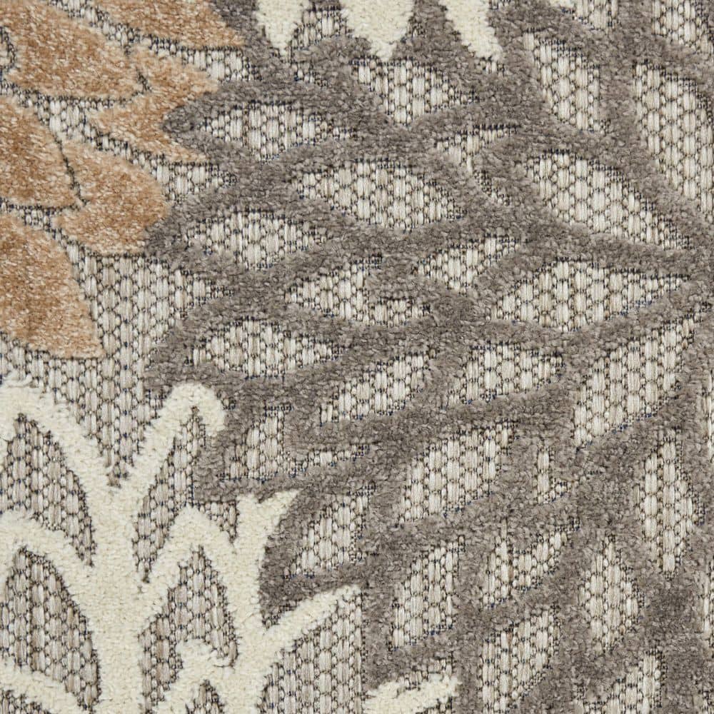 Handwoven Traditional Floral Medium Rug in Gray and Brown